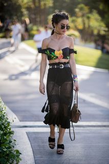 Camila Coelho feet photo thumbnail