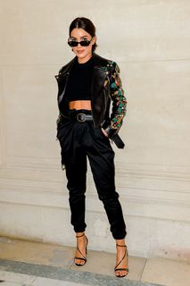 Camila Coelho feet photo thumbnail