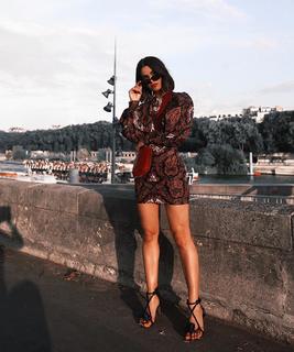 Camila Coelho feet photo thumbnail