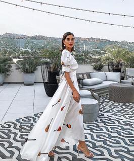 Camila Coelho feet photo thumbnail