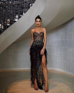 Camila Coelho feet photo thumbnail