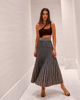 Camila Coelho feet photo thumbnail