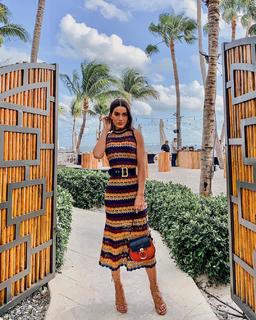 Camila Coelho feet photo thumbnail