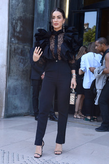 Camila Coelho feet photo thumbnail