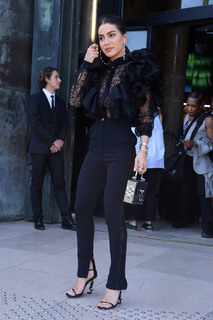 Camila Coelho feet photo thumbnail