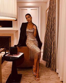 Camila Coelho feet photo thumbnail