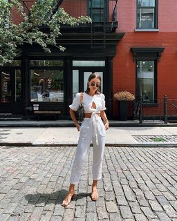 Camila Coelho feet photo thumbnail