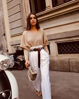 Camila Coelho feet photo thumbnail