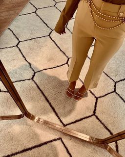 Camila Coelho feet photo thumbnail