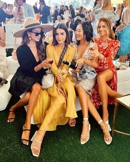 Camila Coelho feet photo thumbnail