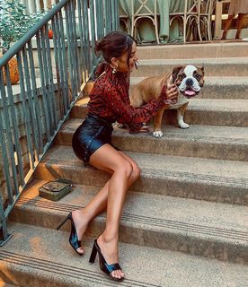 Camila Coelho feet photo thumbnail