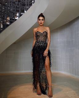 Camila Coelho feet photo thumbnail