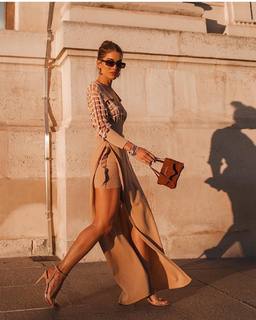 Camila Coelho feet photo thumbnail