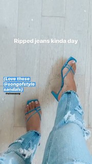 Camila Coelho feet photo thumbnail