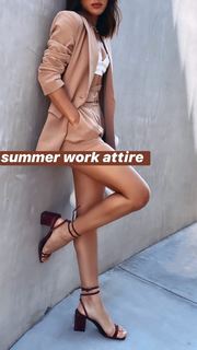 Camila Coelho feet photo thumbnail