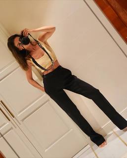 Camila Coelho feet photo thumbnail