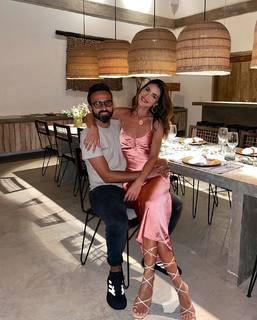 Camila Coelho feet photo thumbnail