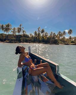 Camila Coelho feet photo thumbnail