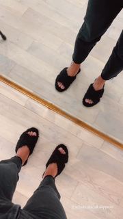 Camila Coelho feet photo thumbnail