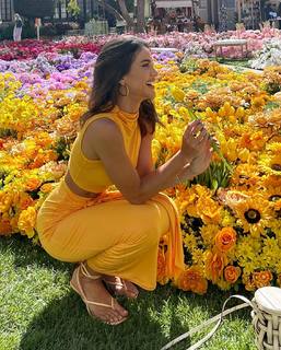 Camila Coelho feet photo thumbnail