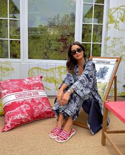 Camila Coelho feet photo thumbnail