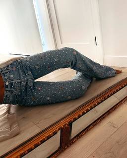 Camila Coelho feet photo thumbnail