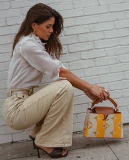 Camila Coelho feet photo thumbnail