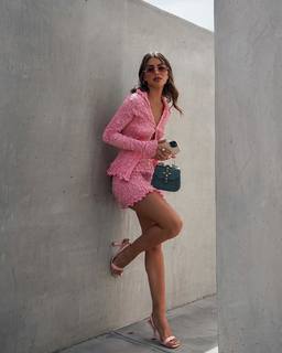 Camila Coelho feet photo thumbnail