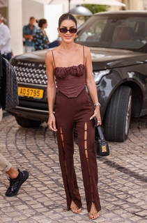 Camila Coelho feet photo thumbnail