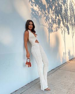 Camila Coelho feet photo thumbnail