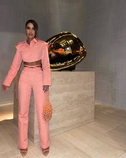 Camila Coelho feet photo thumbnail