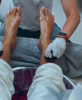 Camila Coelho feet photo thumbnail
