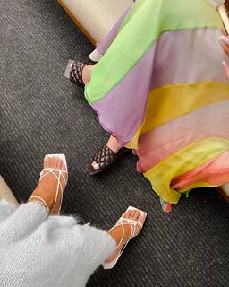 Camila Coelho feet photo thumbnail