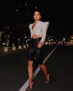 Camila Coelho feet photo thumbnail