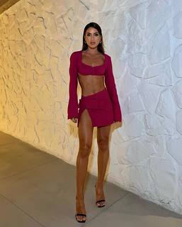 Camila Coelho feet photo thumbnail