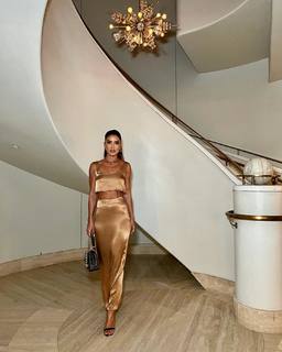 Camila Coelho feet photo thumbnail