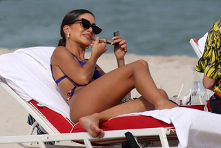 Camila Coelho feet photo thumbnail