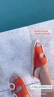 Camila Coelho feet photo thumbnail