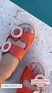 Camila Coelho feet photo thumbnail