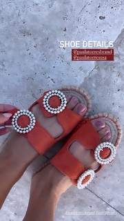 Camila Coelho feet photo thumbnail