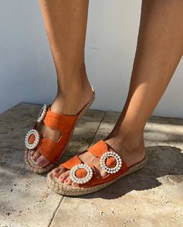 Camila Coelho feet photo thumbnail