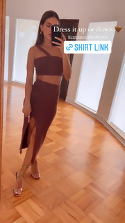 Camila Coelho feet photo thumbnail