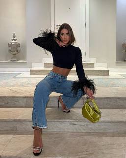 Camila Coelho feet photo thumbnail