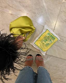 Camila Coelho feet photo thumbnail