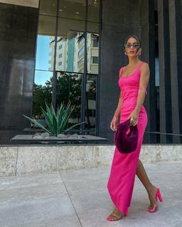 Camila Coelho feet photo thumbnail