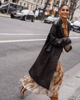 Camila Coelho feet photo thumbnail