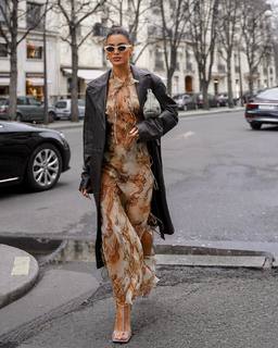 Camila Coelho feet photo thumbnail