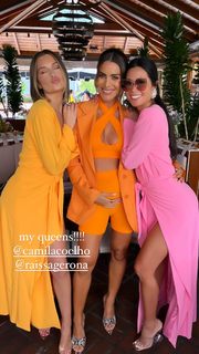 Camila Coelho feet photo thumbnail