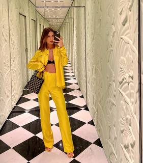 Camila Coelho feet photo thumbnail