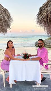 Camila Coelho feet photo thumbnail